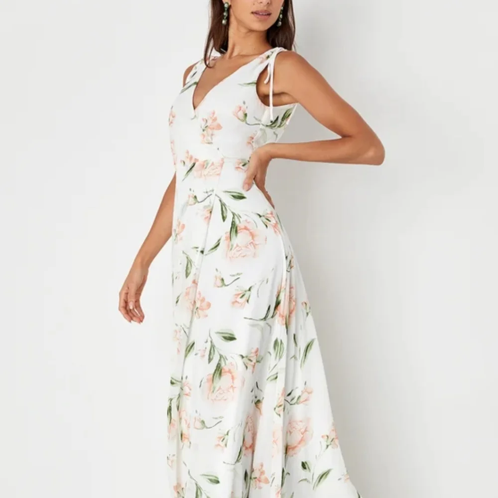 Lulus White Floral Maxi Size L - Picture 7 of 8
